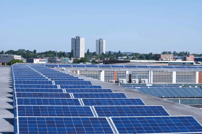 types installations panneaux solaires entreprises en toiture