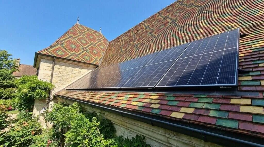 Kit de panneaux solaires pour particuliers avec onduleur — Panneaux solaires à Dijon