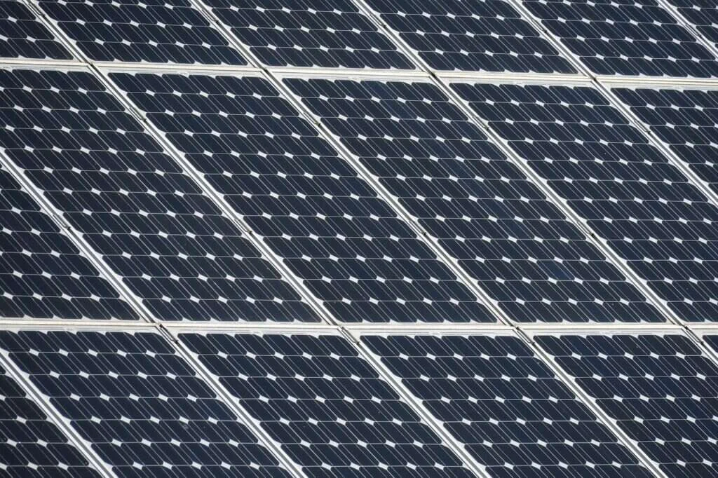 Panneaux solaires photovoltaïques installés par FreXolaire — panneaux solaires bifaciaux