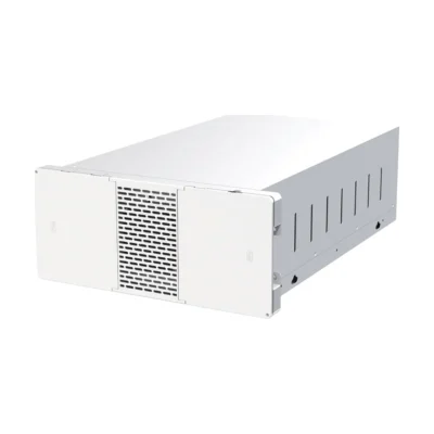 Batterie Deye BOS-B-Pack16-A3, module blanc en châssis 5U avec grille de ventilation