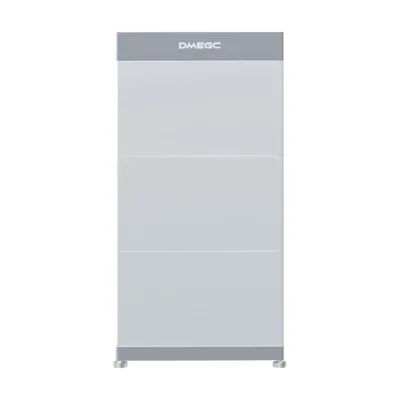 Batterie DMEGC H02-SLAVE : colonne de modules blancs surmontée de l'unité de gestion H02-MASTER