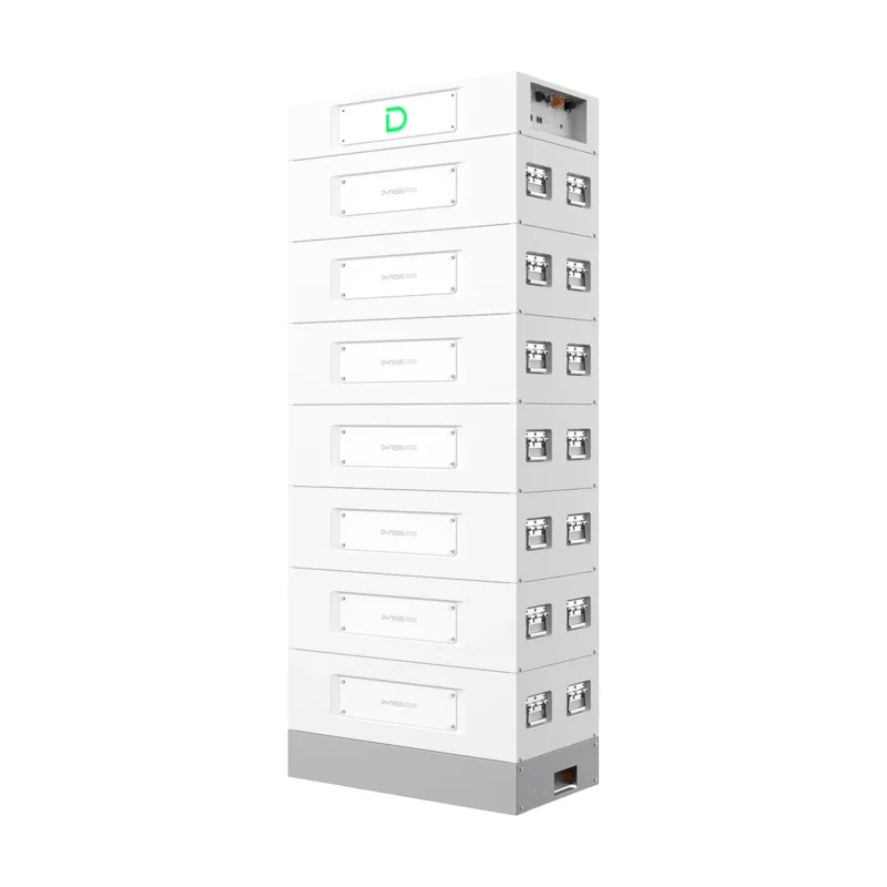 Batterie Dyness S51280 en colonne STACK280 blanche de huit modules sur socle gris