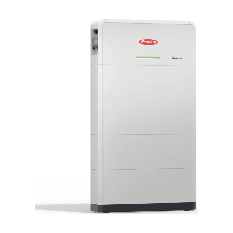 Batterie Fronius Reserva, tour blanche avec logo Fronius, voyants verts et socle noir