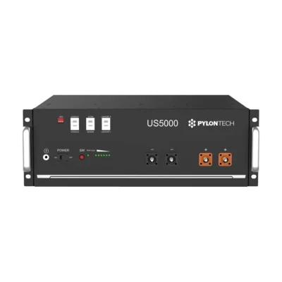 Batterie Pylontech US5000 vue de face, module rack noir avec bornes orange et voyants