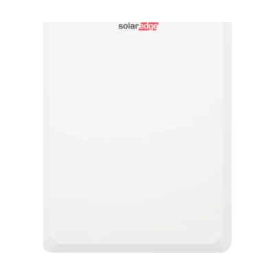 Batterie SolarEdge Home 400V, grand boîtier mural blanc aux angles arrondis avec logo SolarEdge