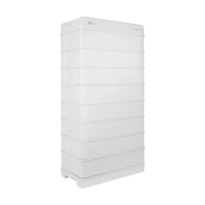 Batterie Sungrow SBR, haute tour blanche de huit modules empilés sur socle
