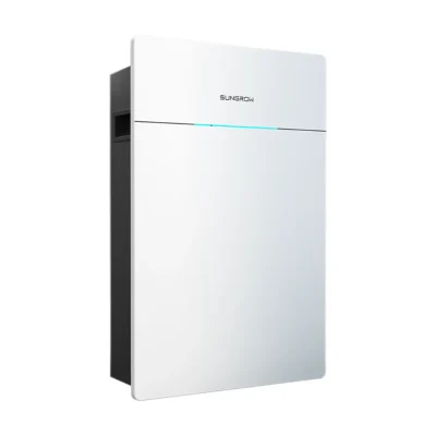 Batterie Sungrow SBS050, boîtier plat blanc à liseré lumineux bleu, vue de trois quarts