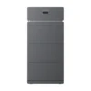 Batterie SunPower SP-RH-B5K-G1 : pile de blocs gris anthracite sous le boîtier haute tension à logo SunPower