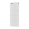 Unité de commande Hoymiles LB-S-G2 au sommet d'une colonne blanche de quatre modules