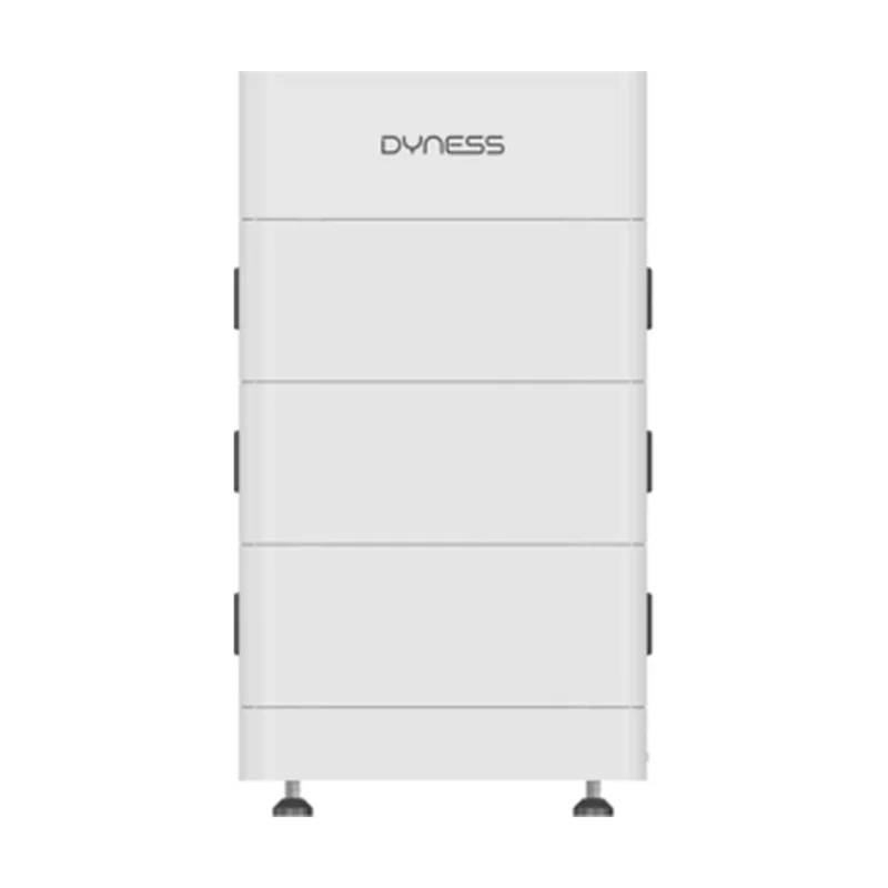 BMS Dyness Tower S3 au sommet d'une batterie Tower S3 blanche à trois modules