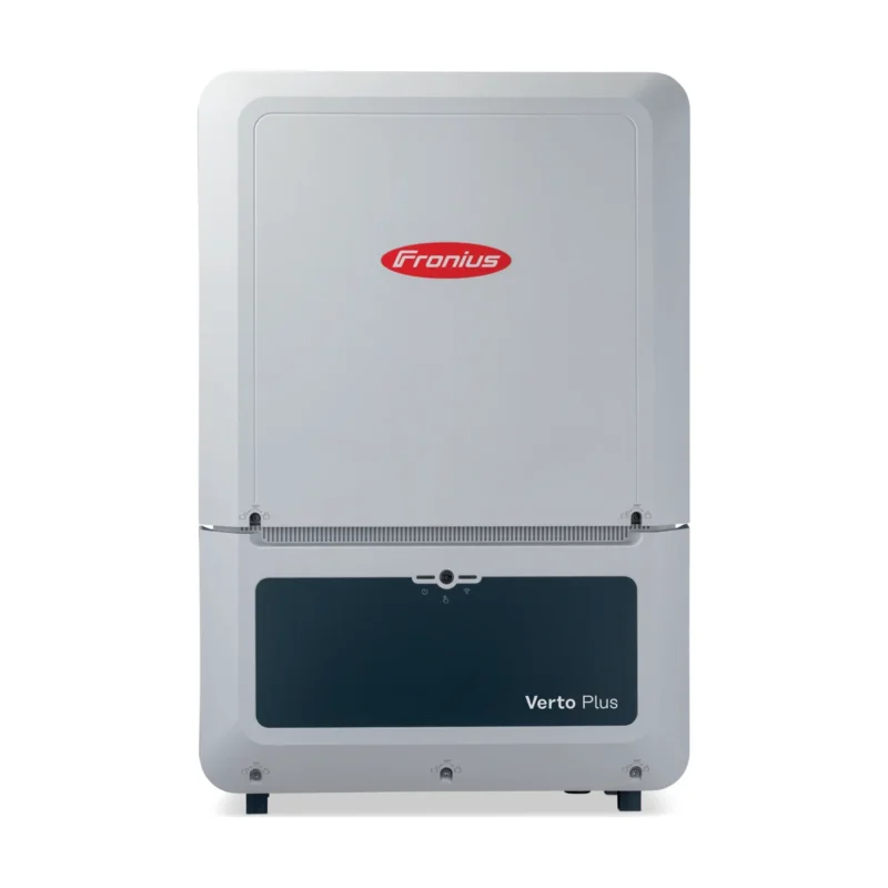 Onduleur hybride Fronius Verto Plus, grand boîtier gris clair vertical avec logo Fronius rouge