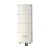 Onduleur hybride SolarEdge Home Hub triphasé, haut boîtier blanc vertical à quatre segments avec logo SolarEdge