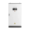 Batterie GoodWe BAT-C 61-112 kWh, armoire extérieure grise et blanche avec écran en façade