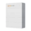 Unité BMS Solis FlexHome-H : contrôleur blanc à logo SolisStorage au sommet d'une tour de modules