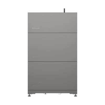 Kit EcoFlow PowerOcean monophasé : onduleur posé sur deux modules de batterie PowerOcean et leur socle, vue de face