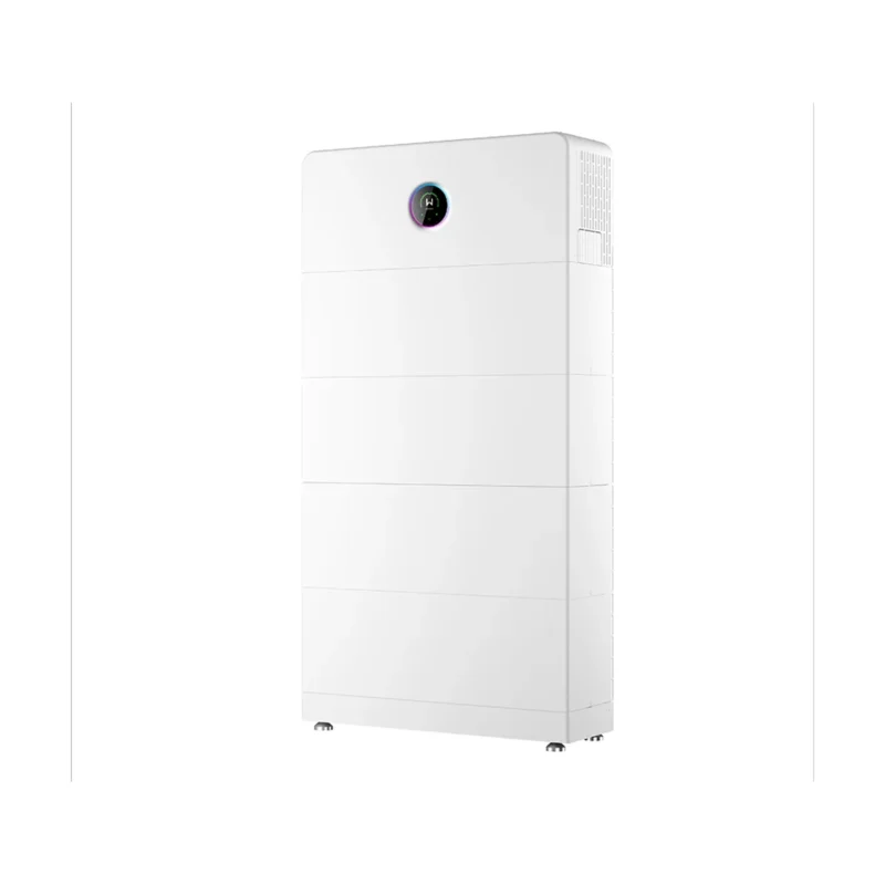 Onduleur hybride GoodWe ESA triphasé, module de puissance blanc posé sur une colonne de batteries