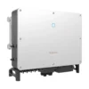 Onduleur Sungrow SG33CX triphasé, boîtier gris clair à voyant bleu monté sur son support